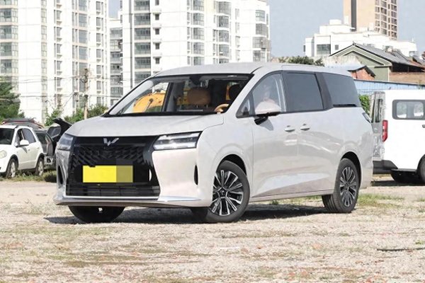 富配平台 五菱第800万辆MPV—星光7307.68万起惊喜预售